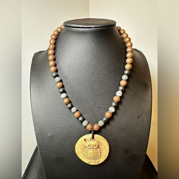 16" Vintage ceramic owl pendant with some gray agate beaded necklace! - Picture 9 of 9
